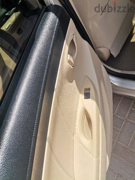 yaris 2017omani car 1.5cc cash or installment first owner 8