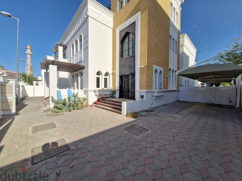 4 BR Well Designed Villa for Rent – Madinat Al Ilam 1