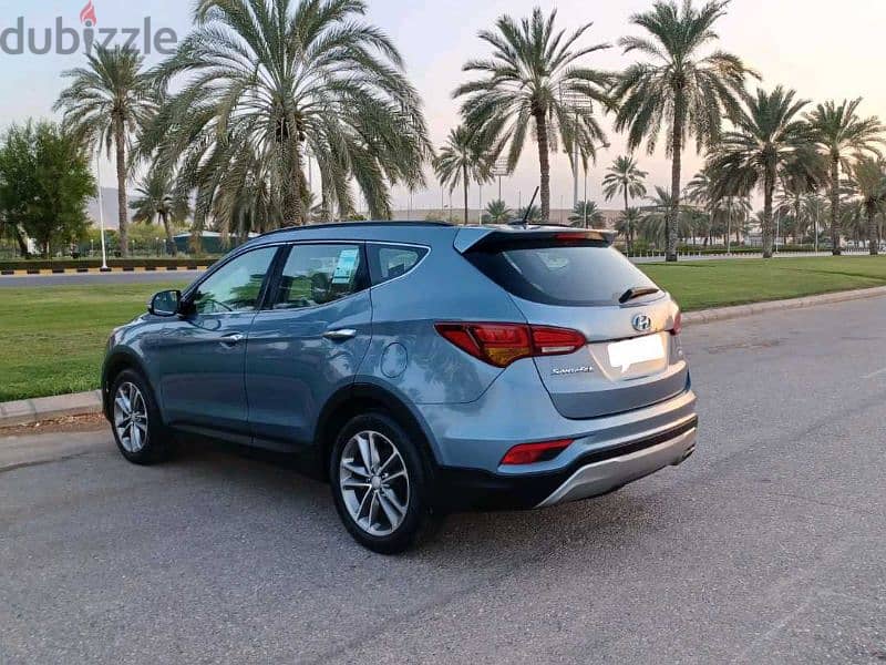 Hyundai Santa Fe 2017 "OMAN CAR"  good condition for sale 5