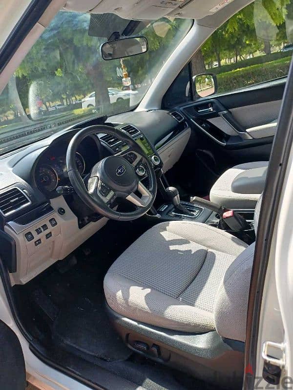 Subaru Forester 2018 "OMAN CAR" good condition for sale 7