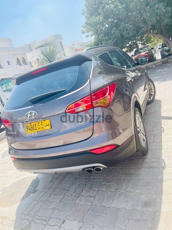 Hyundai Santa Fe 2016 Model Oman car for urgent sell 4