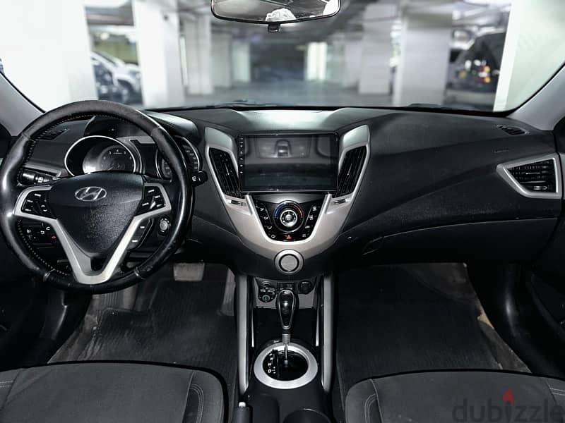 Hyundai Veloster panoramic 2015 gcc oman car 6