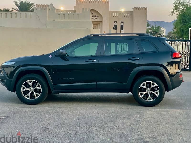 Pristine Condition Jeep Cherokee 2014 Trailhawk For Sale. 4