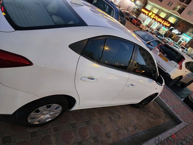 Toyota Yaris 2018 4