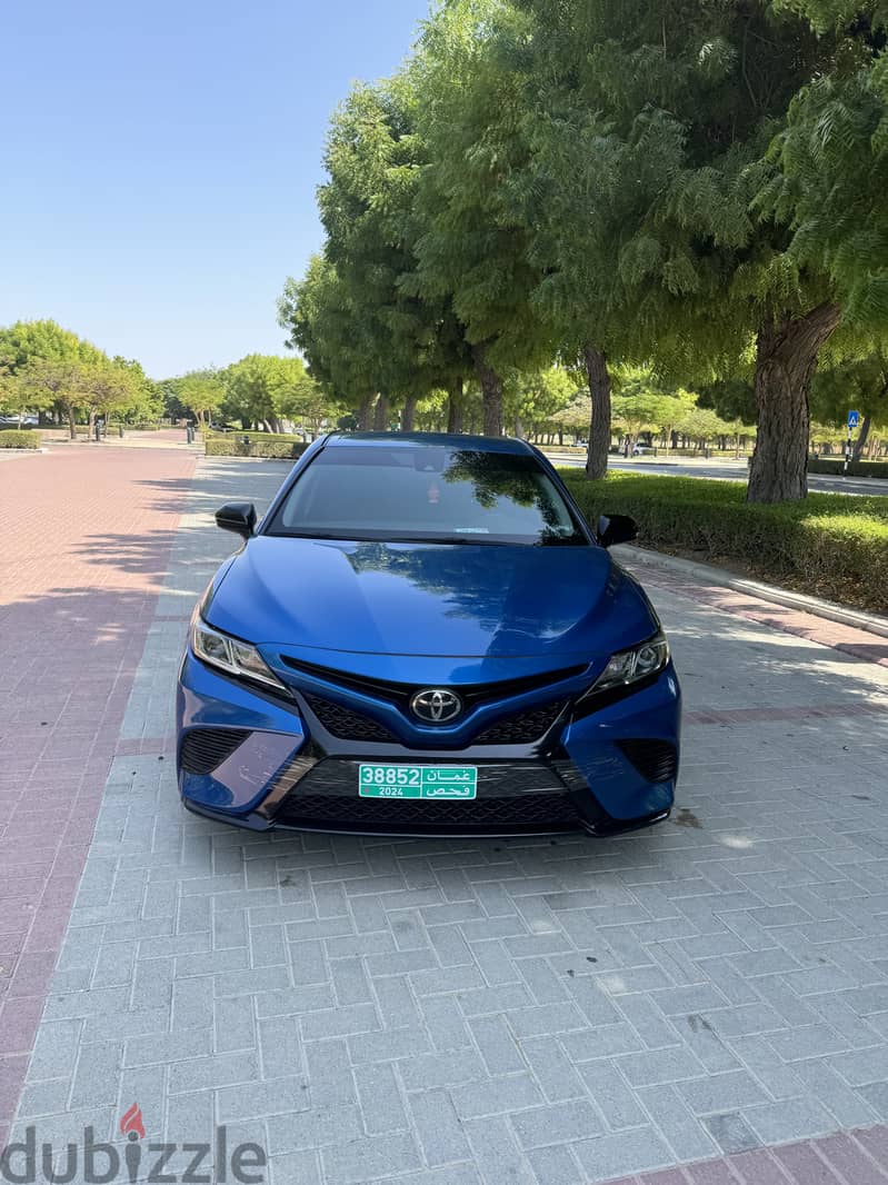 Toyota Camry 2020 4