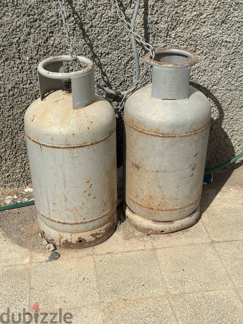 2 gas cylinder 0