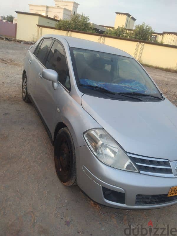 Nissan Tiida 2009 3