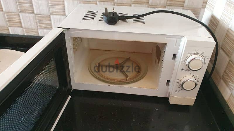 Geepas microwave oven 1