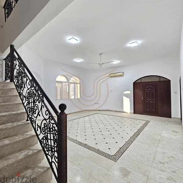 Luxury villa for rent in Al-Azaiba, price 750 OMR 4