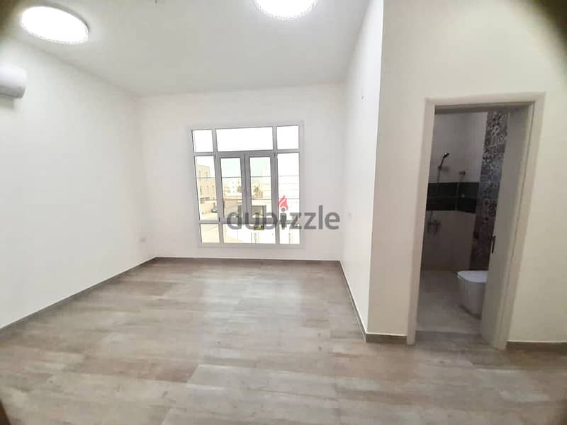 "SR-MG-582  **Villa to Let in Mawaleh South**  4