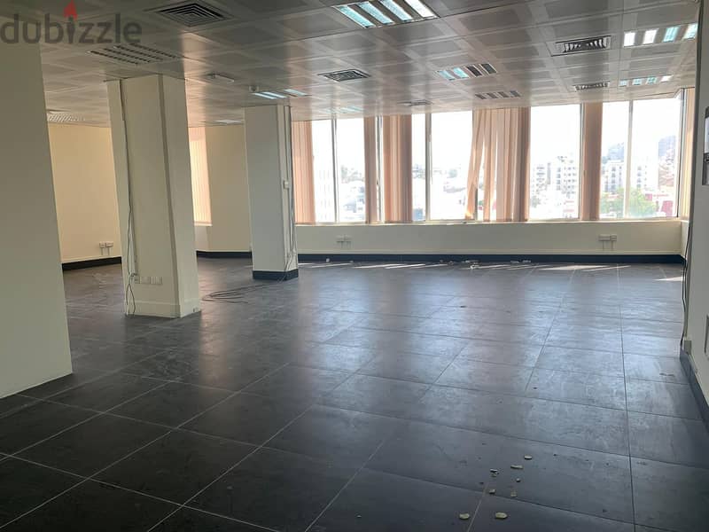 offices for rent located Madinat As Sultan Qaboos 4