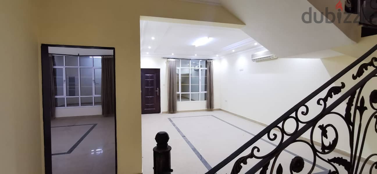 RV73 - 6 BHK VILLA NEAR VEG MARKET IN MAWALEH SOUTH 3