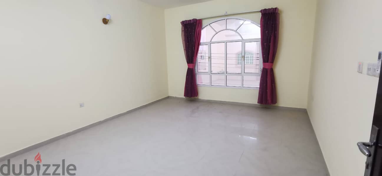 RV73 - 6 BHK VILLA NEAR VEG MARKET IN MAWALEH SOUTH 5