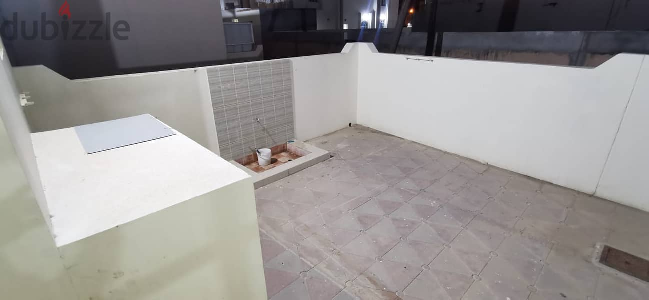 RV73 - 6 BHK VILLA NEAR VEG MARKET IN MAWALEH SOUTH 9