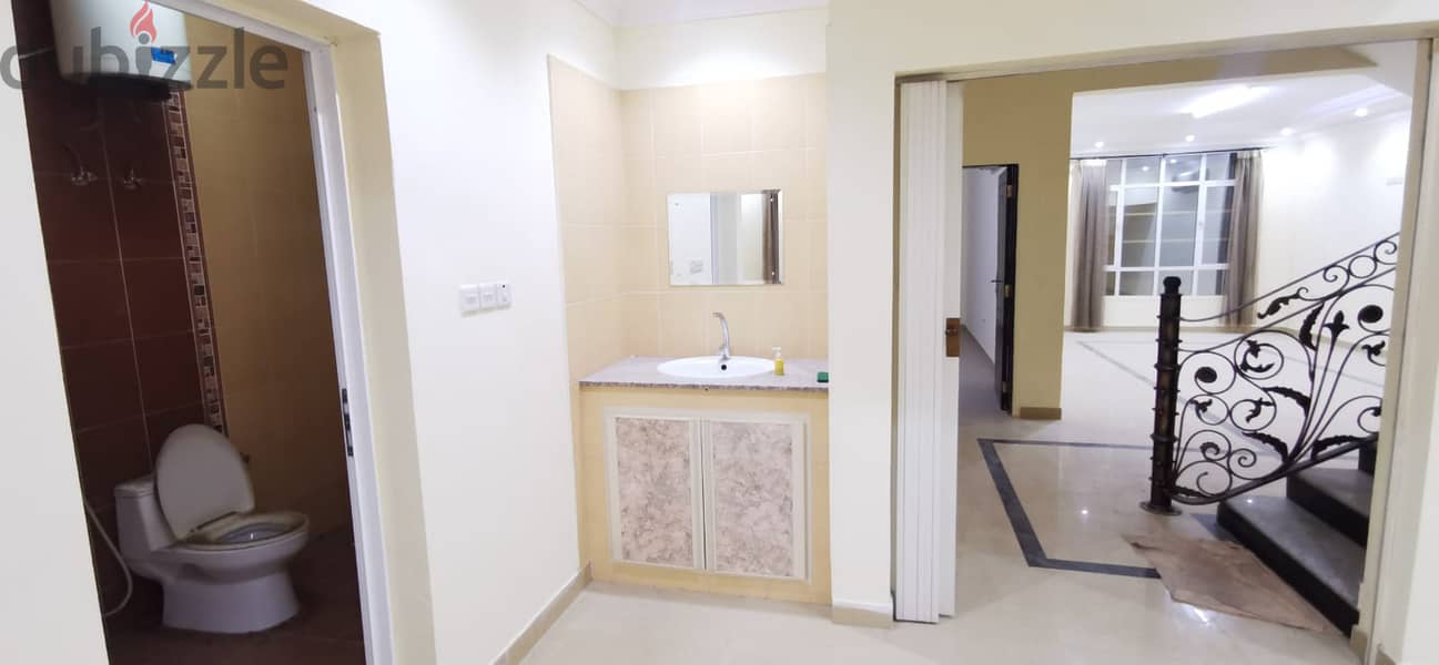 RV73 - 6 BHK VILLA NEAR VEG MARKET IN MAWALEH SOUTH 19