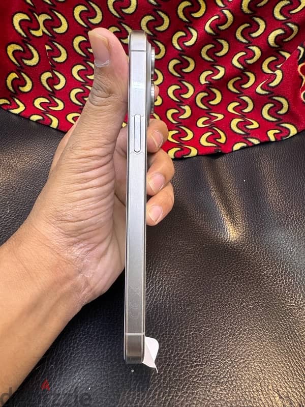 i phone 15 pro max 256gb Natural Titanium 6