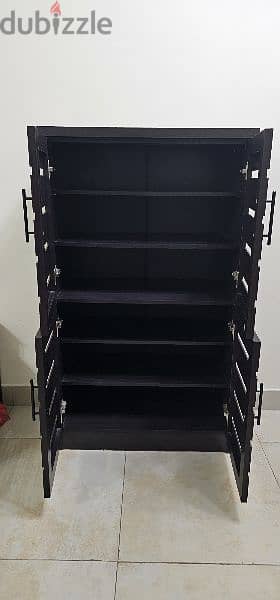 Shoe stand / cabinet