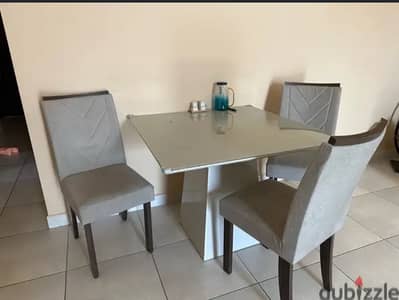 3 chair dinning table for  urgent sale