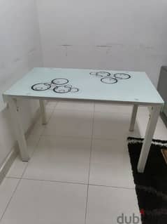 Dining table without chairs طاولة طعام بدون كراسي 0