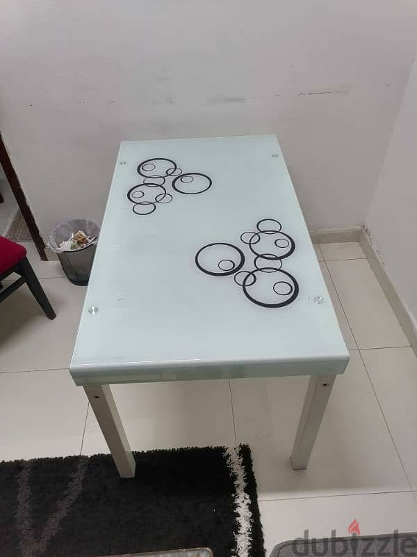 Dining table without chairs طاولة طعام بدون كراسي 3