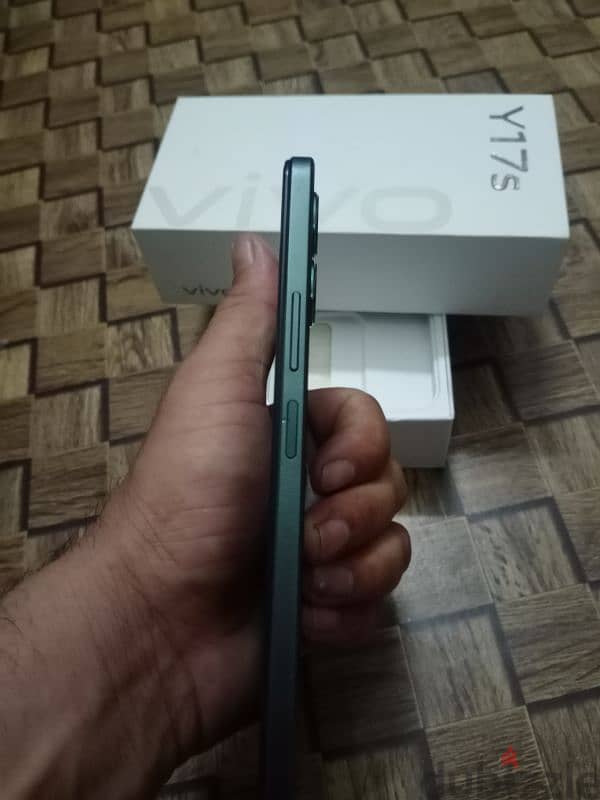 vivo y 17== 6+6 ,128gb 2