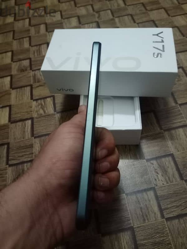 vivo y 17== 6+6 ,128gb 5