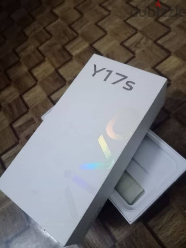 vivo y 17== 6+6 ,128gb 6