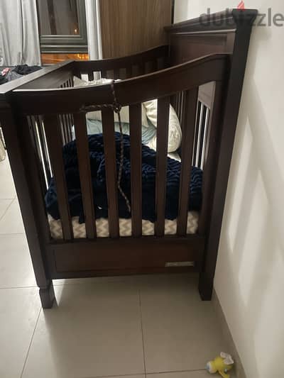 Crib good condition used only 3 months