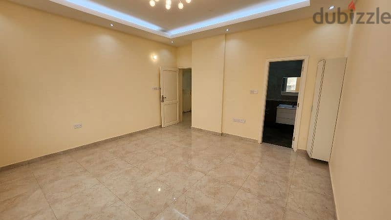 شقة فاخرة في بوشر  Luxury apartment in Boushar 4