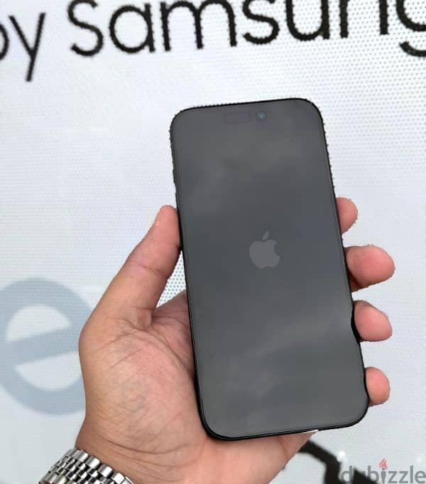 عرض خاص : iPhone 15 pro 256gb الهاتف بحالة الوكالة بدون اي شموخ 4