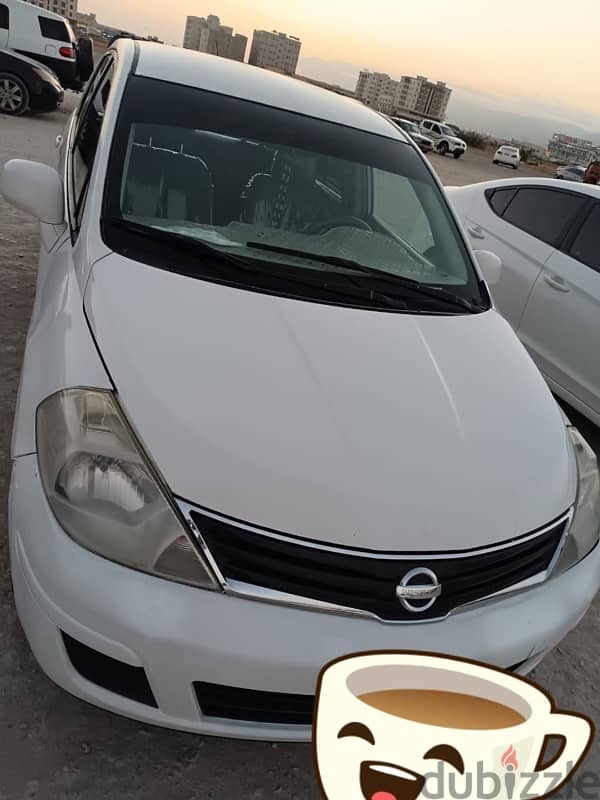 Nissan Tiida 2011 4