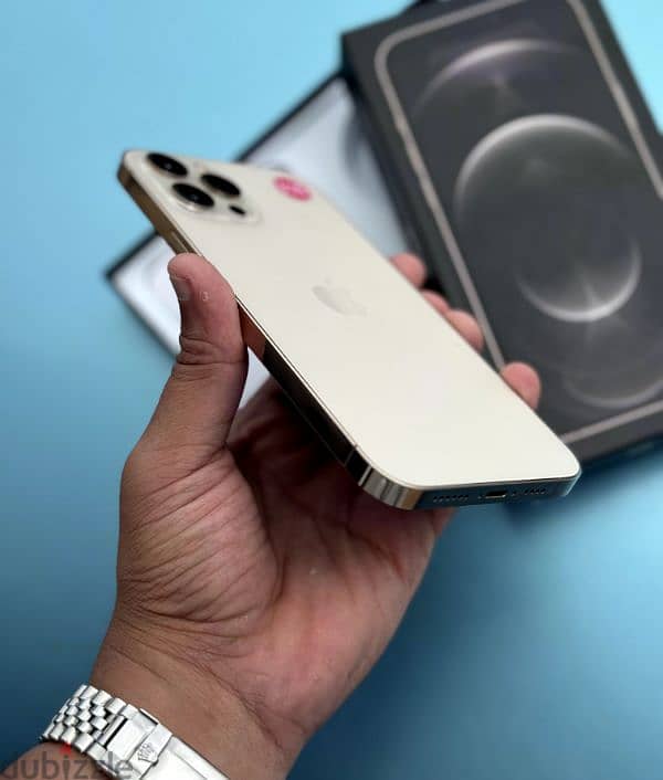 عرض خااص : iPhone 12 pro max 512gb هاتف بحالة الوكالة بدون اي شموخ 3