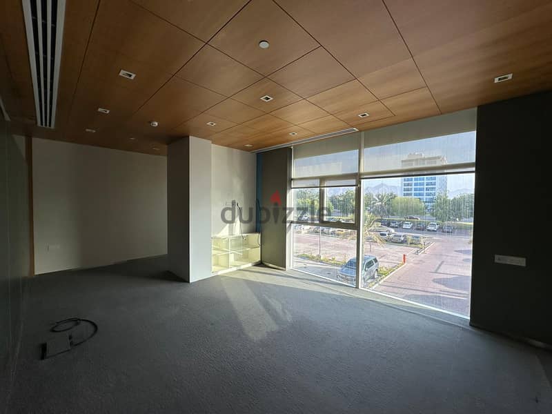 895 SQM Vibrant Office Spaces in Azaiba 2