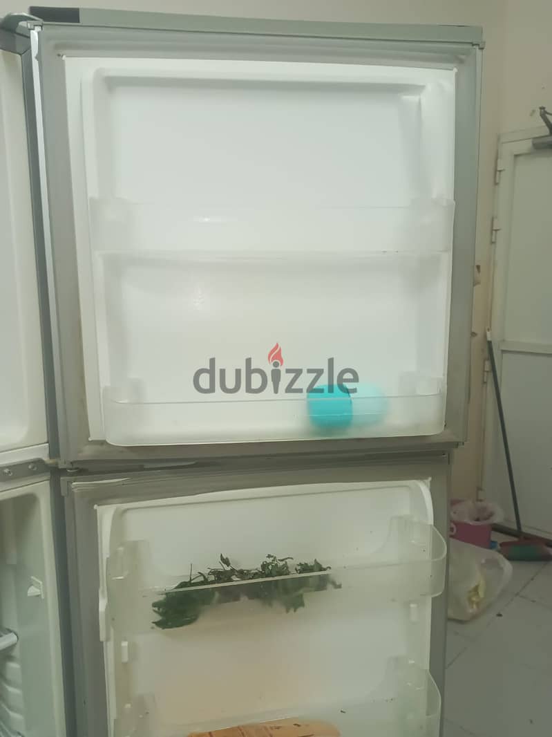 Large Refrigerator for sale ( Nizwa ) 47 OMR 1