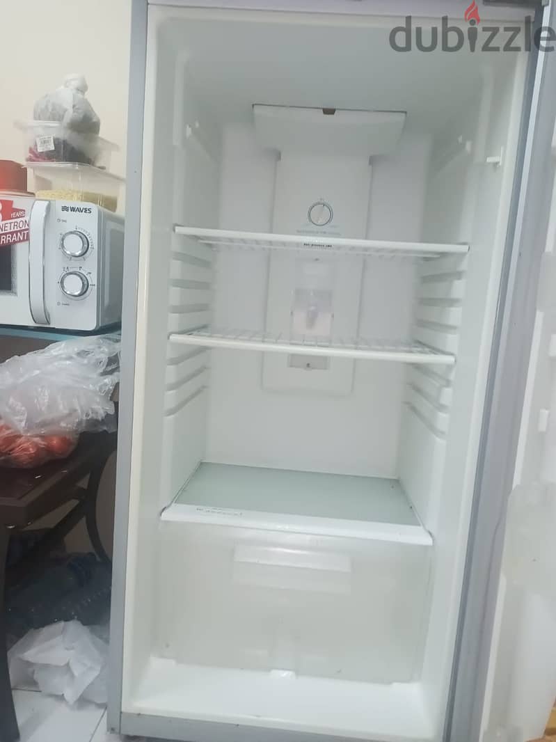 Large Refrigerator for sale ( Nizwa ) 47 OMR 4