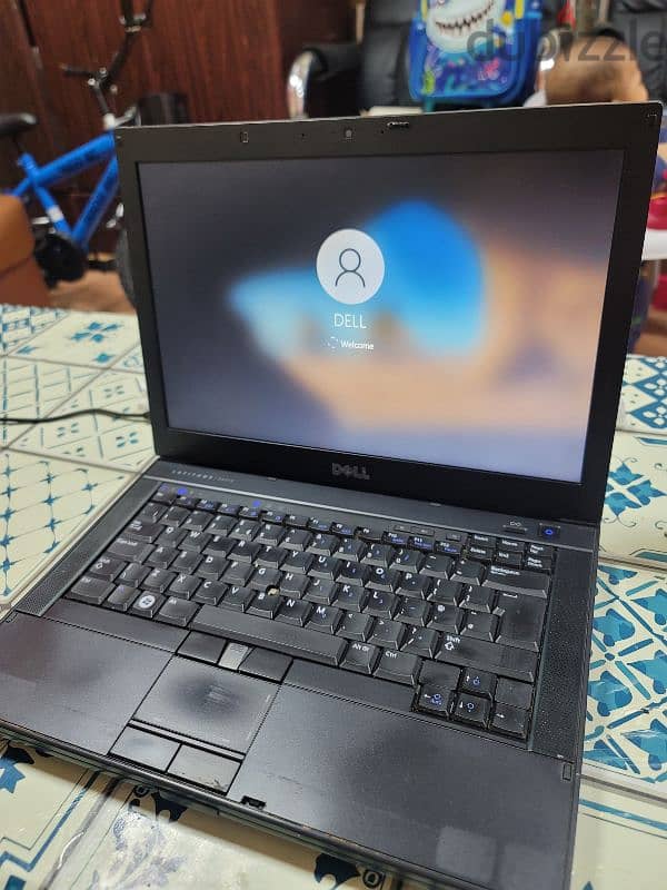 dell latitude E6410. i5. . . 4gb. . . 256 gb ssd 2