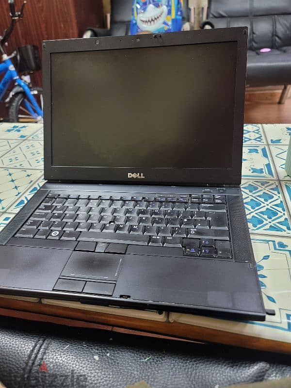 dell latitude E6410. i5. . . 4gb. . . 256 gb ssd 3