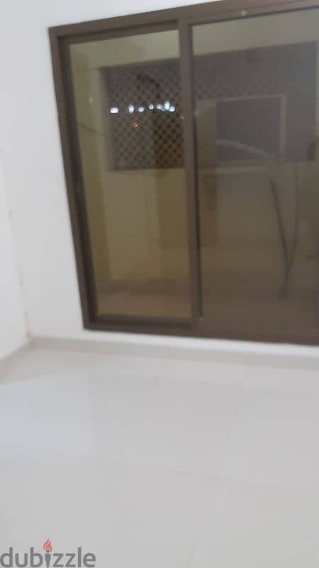 Falt For rent cbd ruwi Good location 0