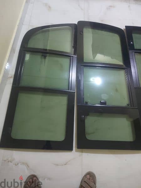 Toyota Hiac Total Glass Available 3