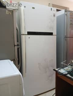 700. litre LG fridge for sell 0