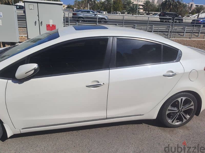 GCC Kia Cerato 2016 SX _ full option number 1 _pearl color 1