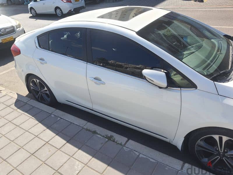 GCC Oman Kia Cerato 2016 SX _ full option number 1 _pearl color 3