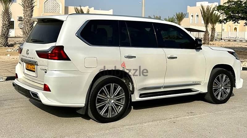 Lexus LX-Series 2016 1