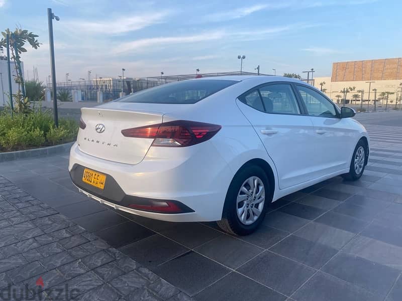 Hyundai Elantra 2019 3