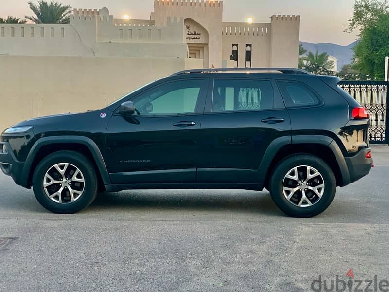 Jeep Cherokee Trailhawk 4x4 / GCC Specs. 9