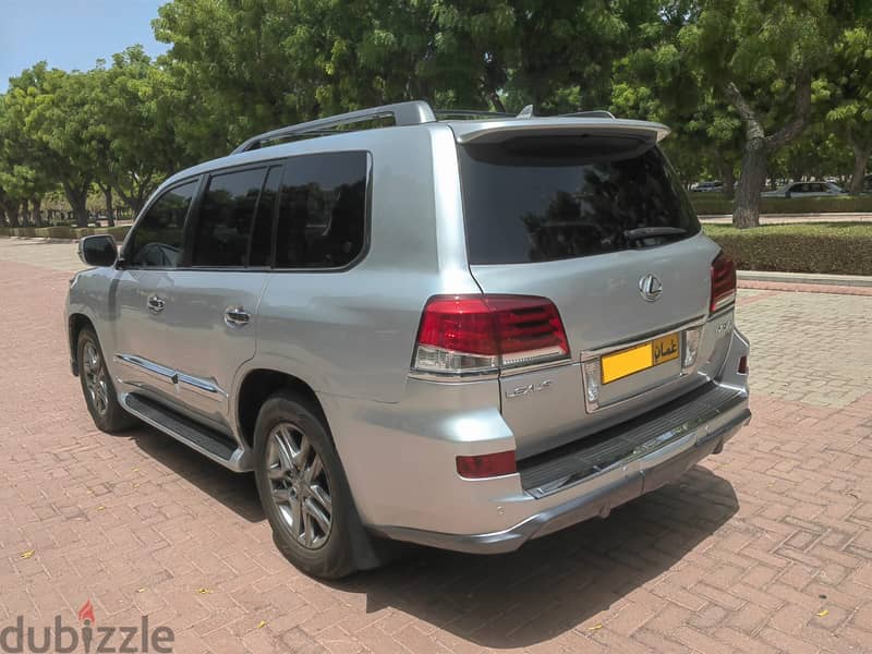 Lexus LX 570 2015 1