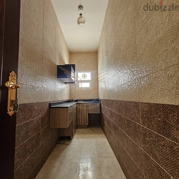 Villa in compound for rent in shatti Al Qurm, price 650 OMR 7