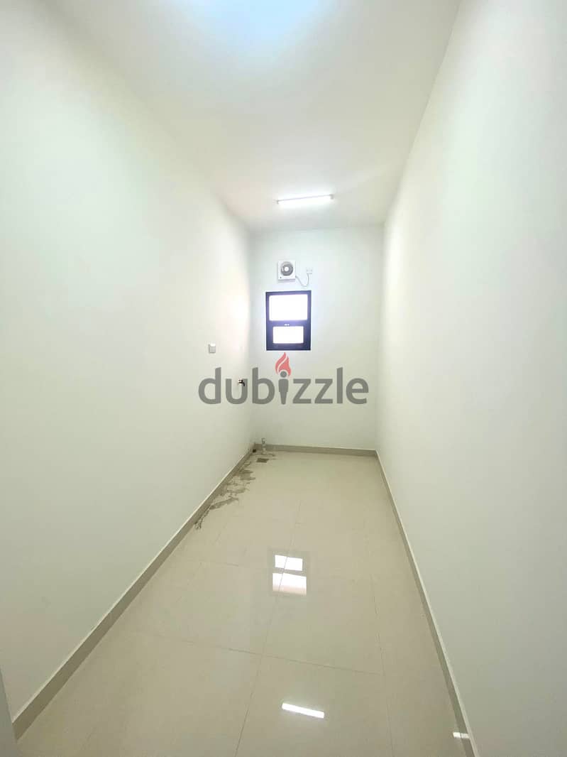 "SR-AB-643 For Rent: Spacious 5 BHK Attached Villa in Al Khod 4 8