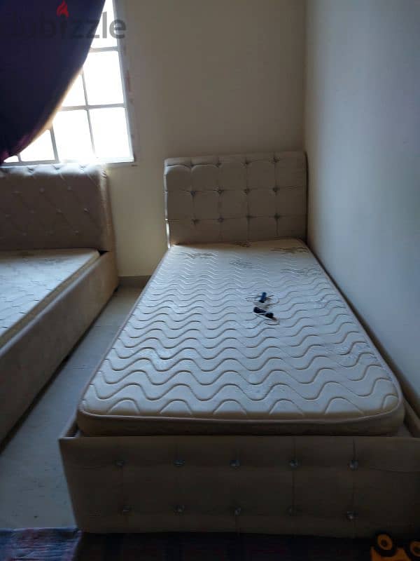 2 beds one month using سرير بحالة الجديد 0