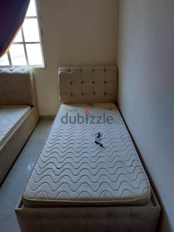 2 beds one month using سرير بحالة الجديد 2